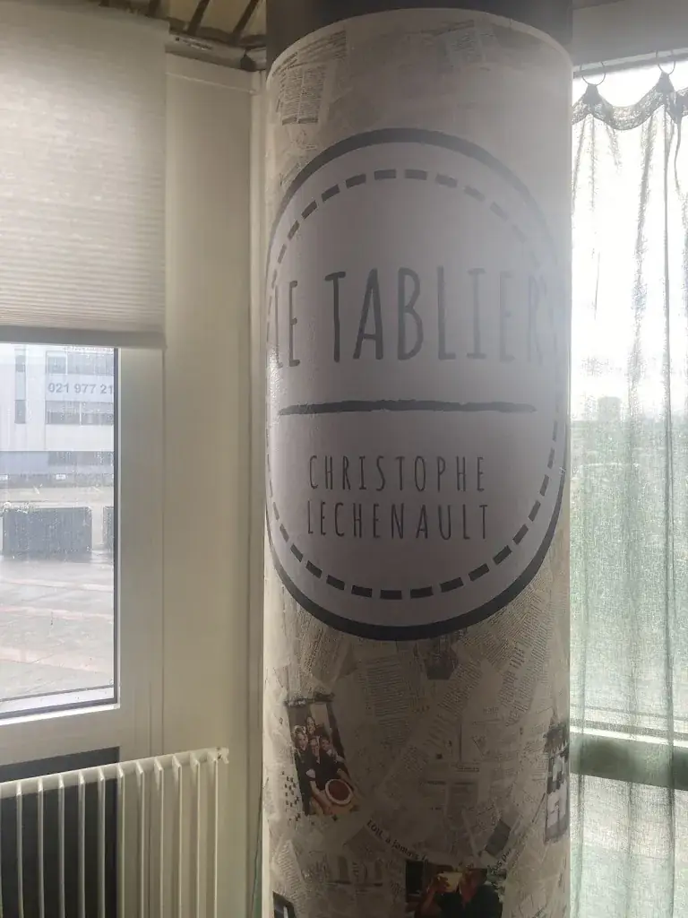 Caroline Nau_Le Tablier_Bussigny_review