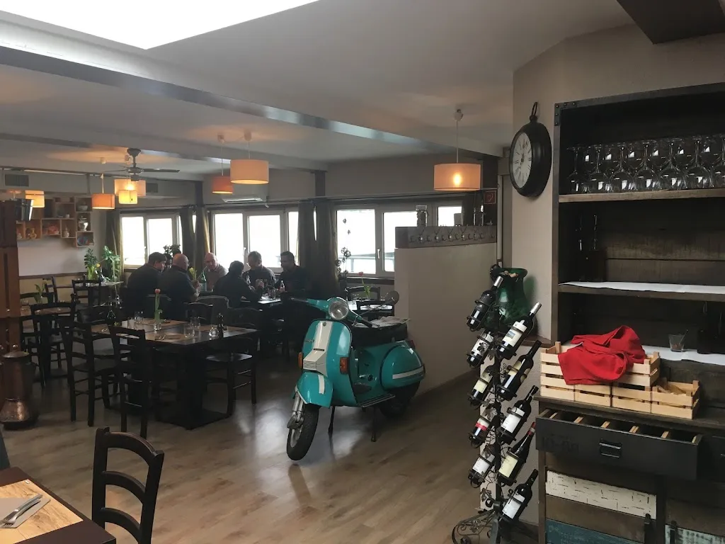 Praveen Bn_Premier étage_Bussigny_review