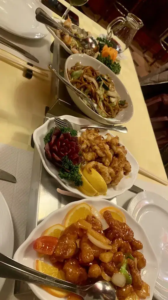 - McFry -_Le Phénix_Bussigny_review