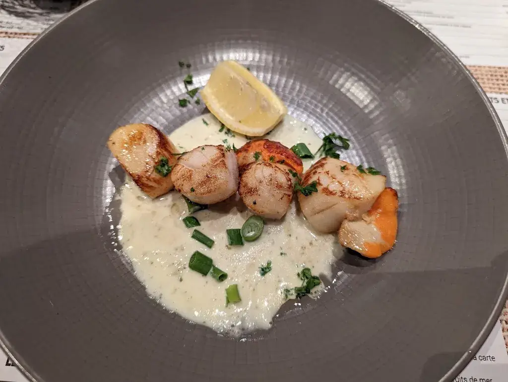 Pierre-Louis Peeters_La Voile Bleue_Bray-Dunes_review