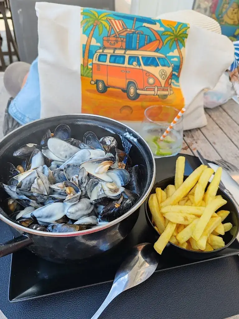 Céline Caudron_La Dune à L'Envers_Bray-Dunes_review