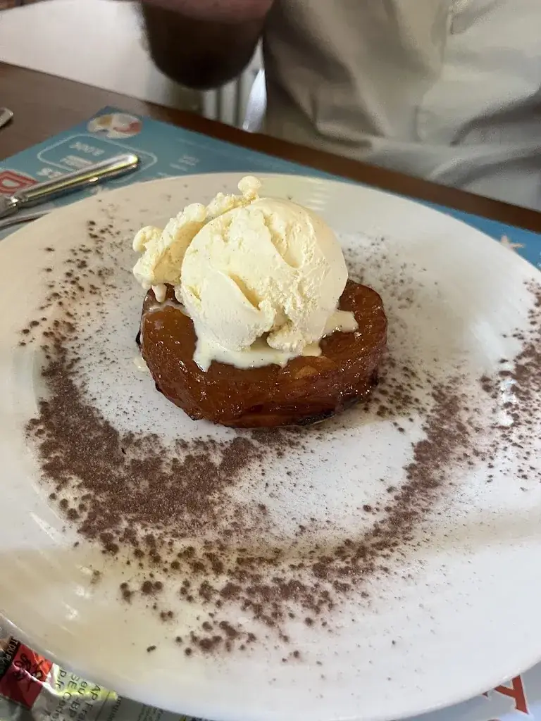 Mario M_Au Joyeux Retour des Pêcheurs_Zuydcoote_review