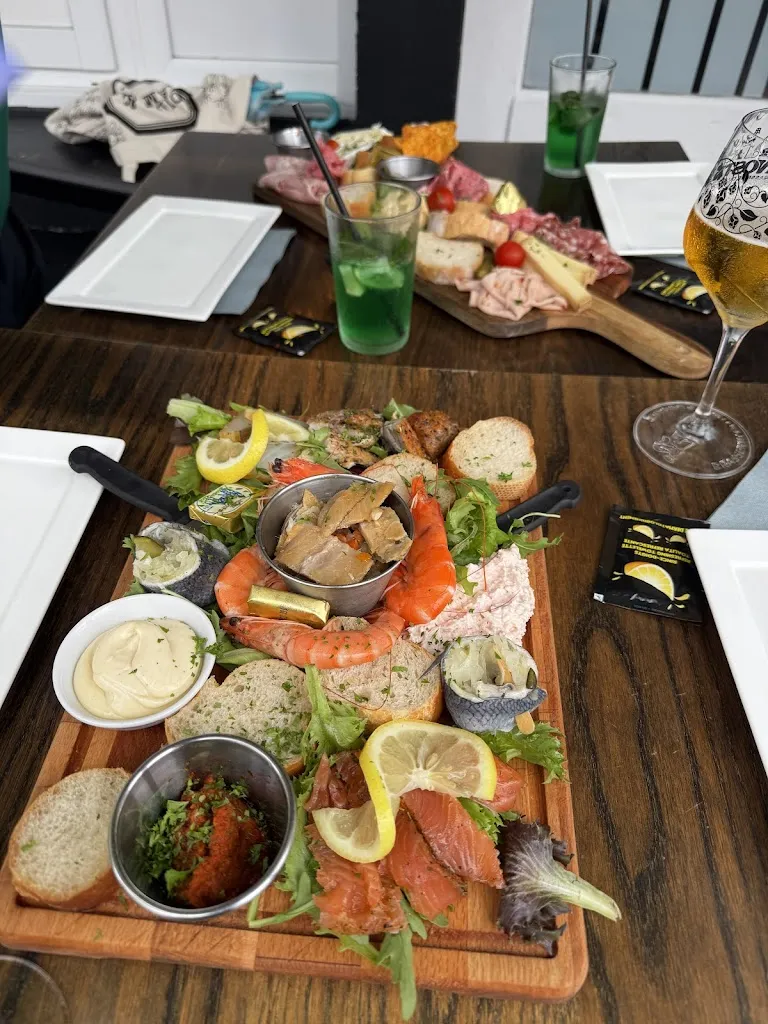 L’ESTABAR restaurant in Bray-Dunes