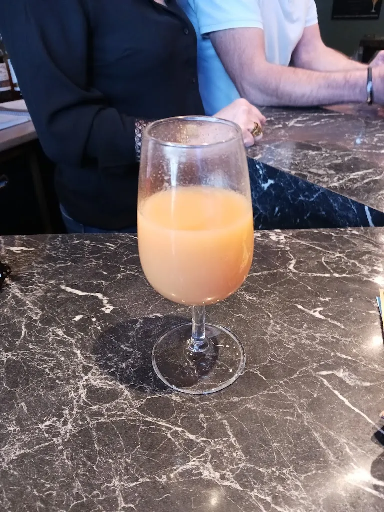 Yuna Luna_Le Code Bar_Ribécourt-Dreslincourt_review