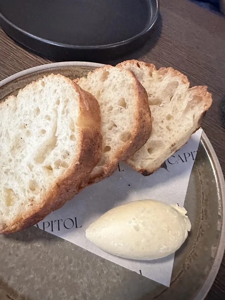 J N_Capitol Restaurant & Bar_Bern_review