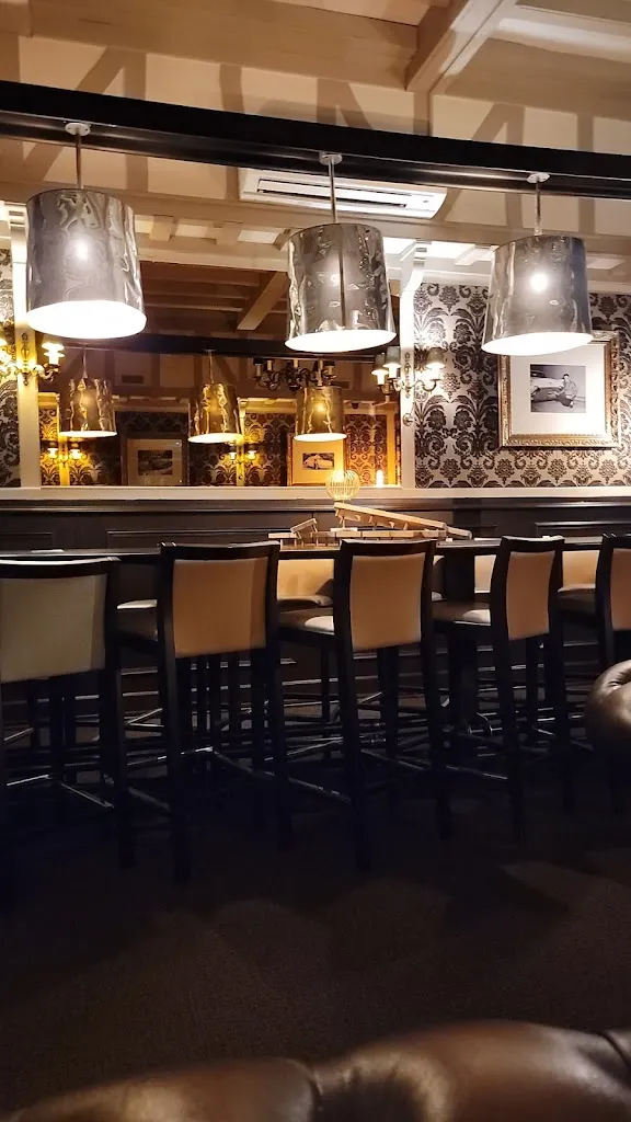 teampakzadeh_Le Carré_Cambrai_Bewertung