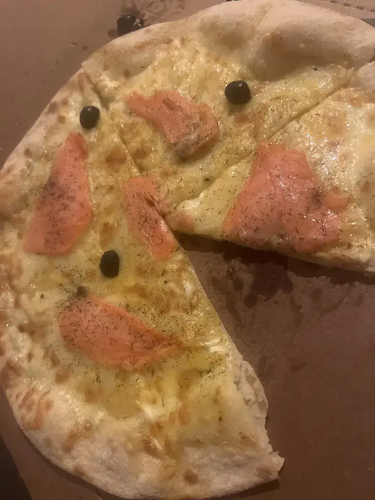 Celine Celine_Le Studio Pizz_Commentry_reseña