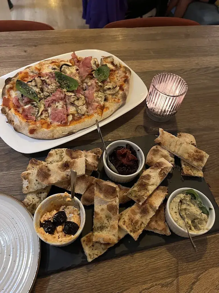 Manuela de zudor_BACIO_Cambrai_recensione