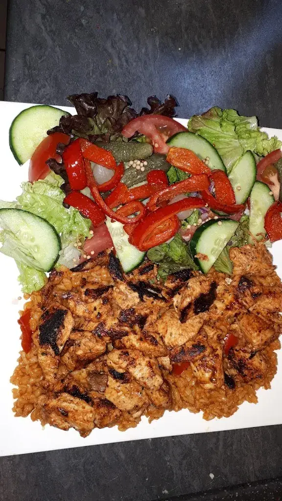 Le 38_Commentry_slider_image_2