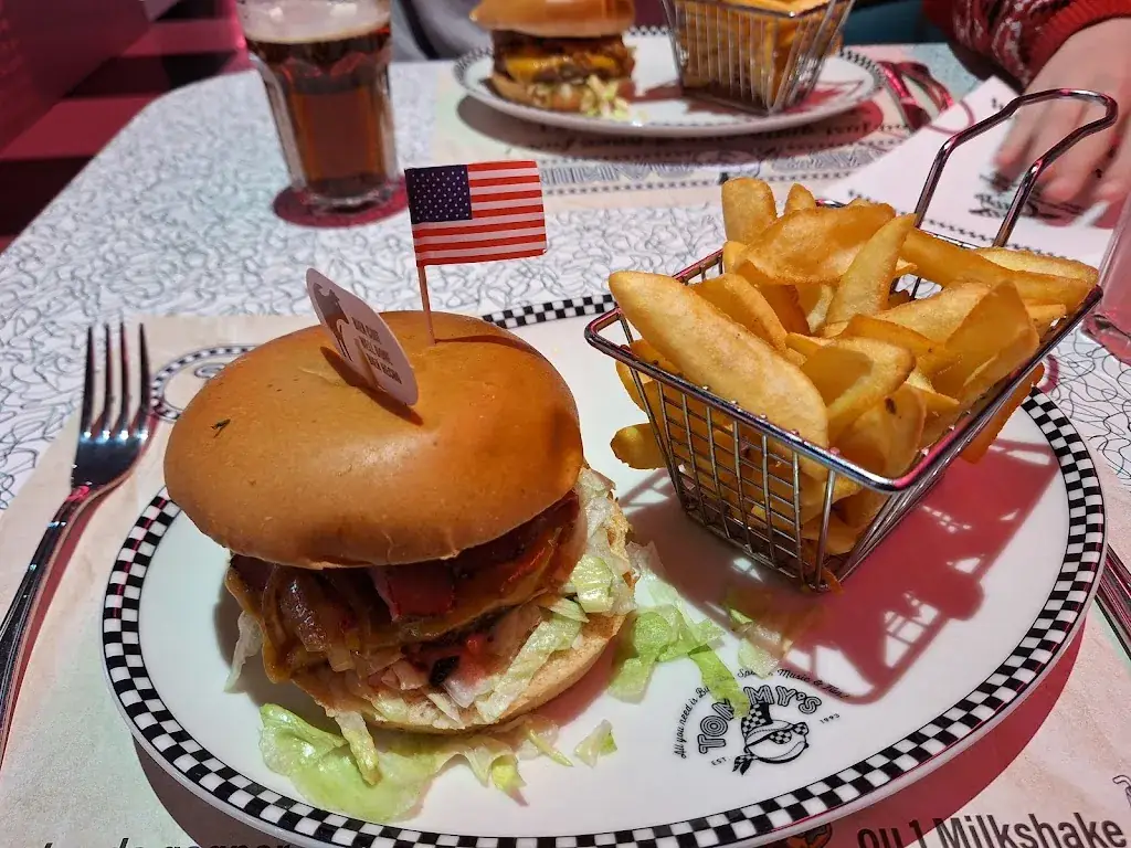 Michael Alexander_Tommy's Diner_Mondeville_review