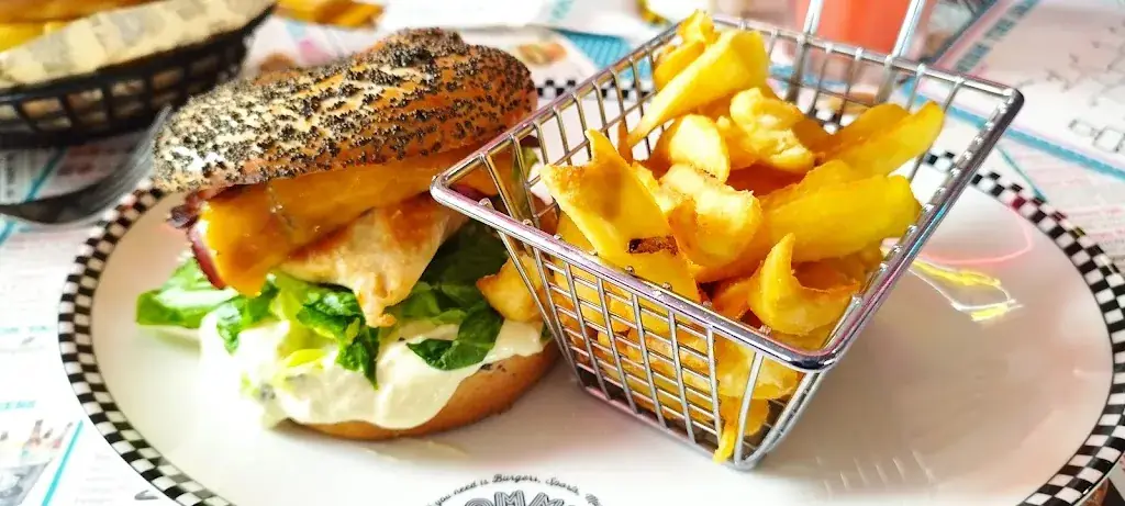 Tommy's Diner_Mondeville_slider_image_3