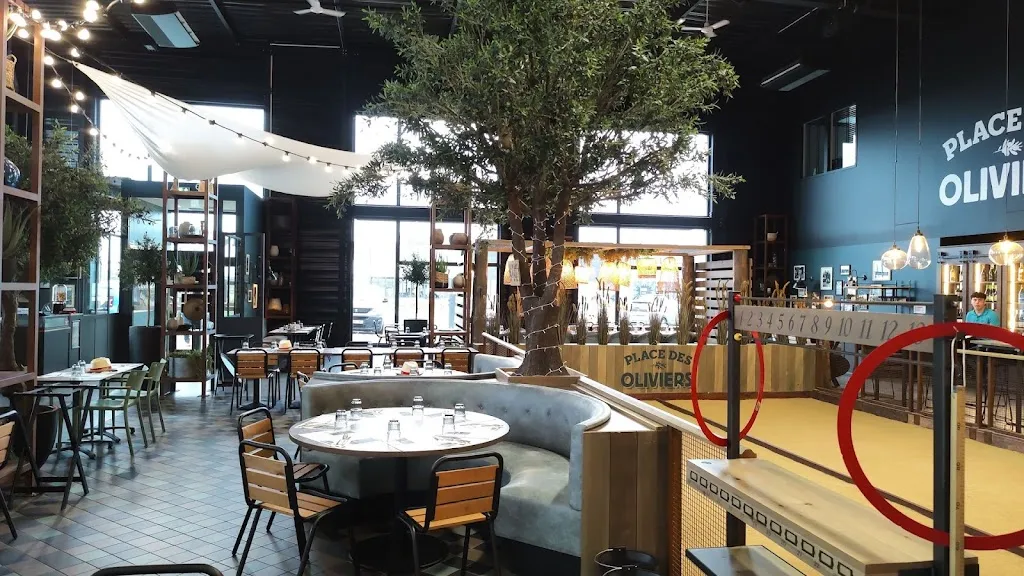 Place des Oliviers Caen-Mondeville restaurant in Mondeville