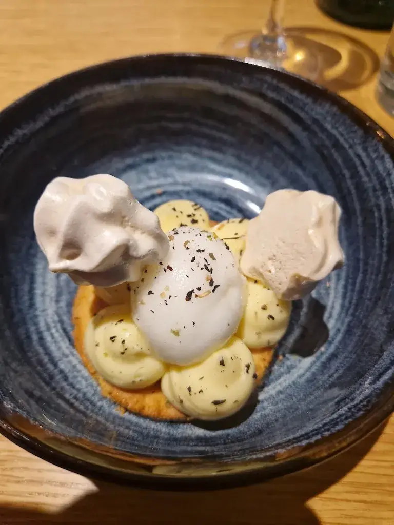 loek willems_Une Cuillère Carrée_Caen_review