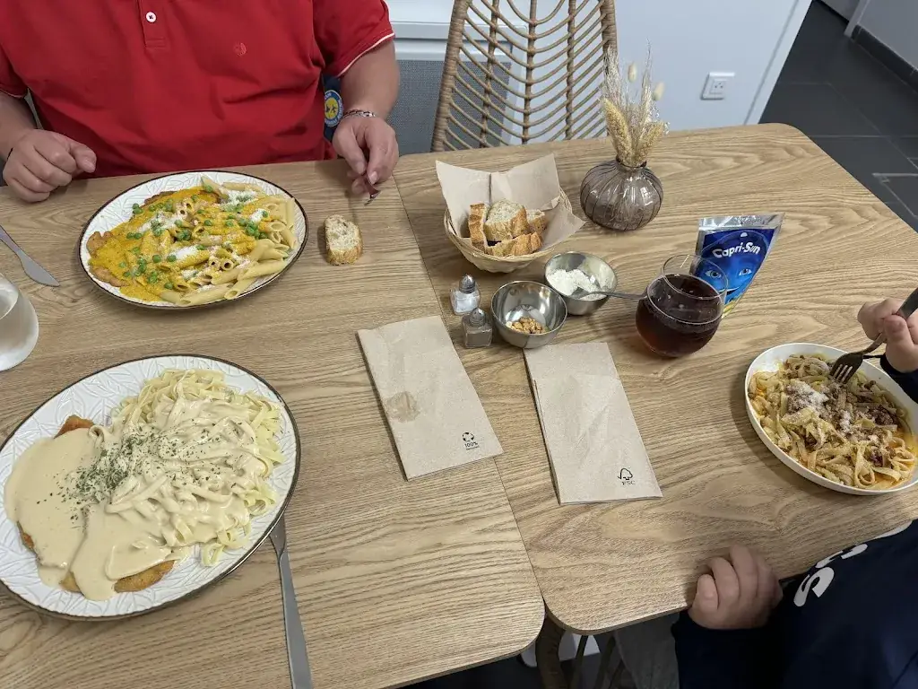 Menu_Chez Mina_Carvin_image_6