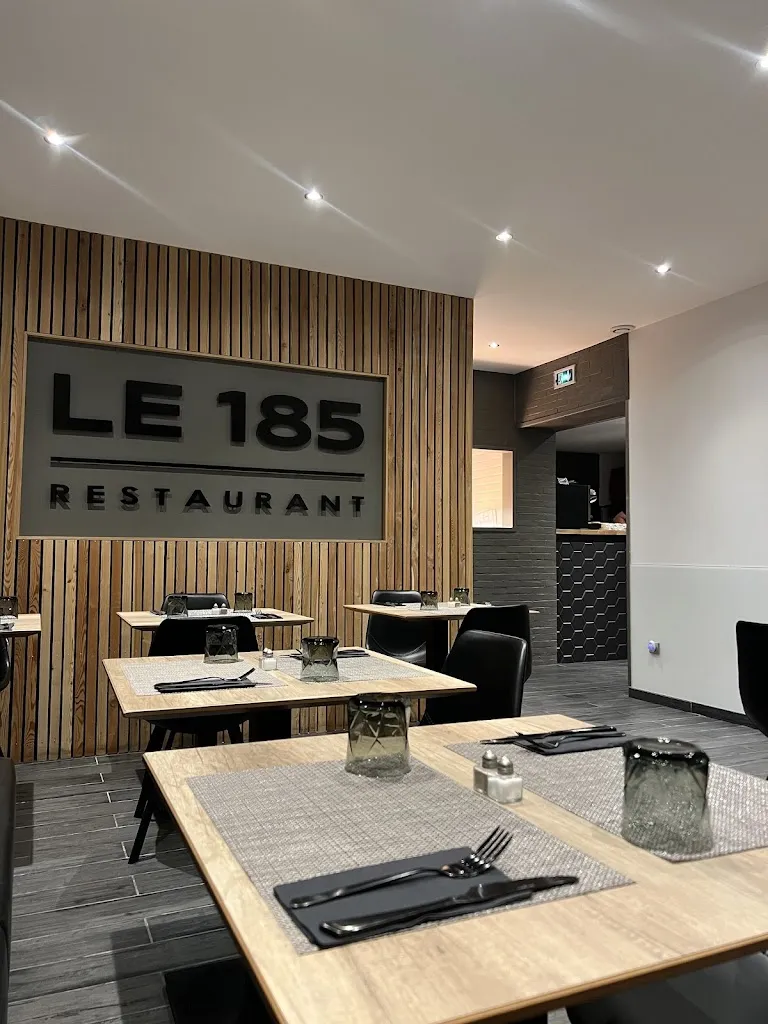 Le 185 restaurant restaurant in Carvin