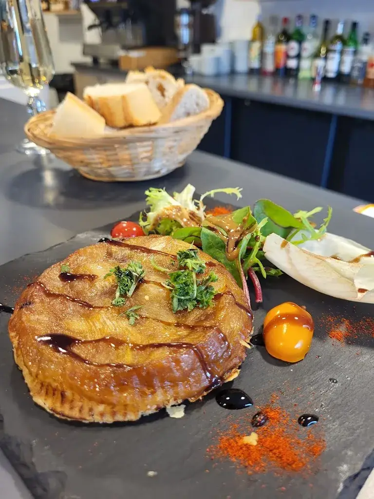 Britany Biet_Le Relais Saint Antoine_Catenoy_review