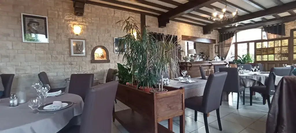 Auberge de Pont l'Evêque restaurant in Pont-l'Évêque