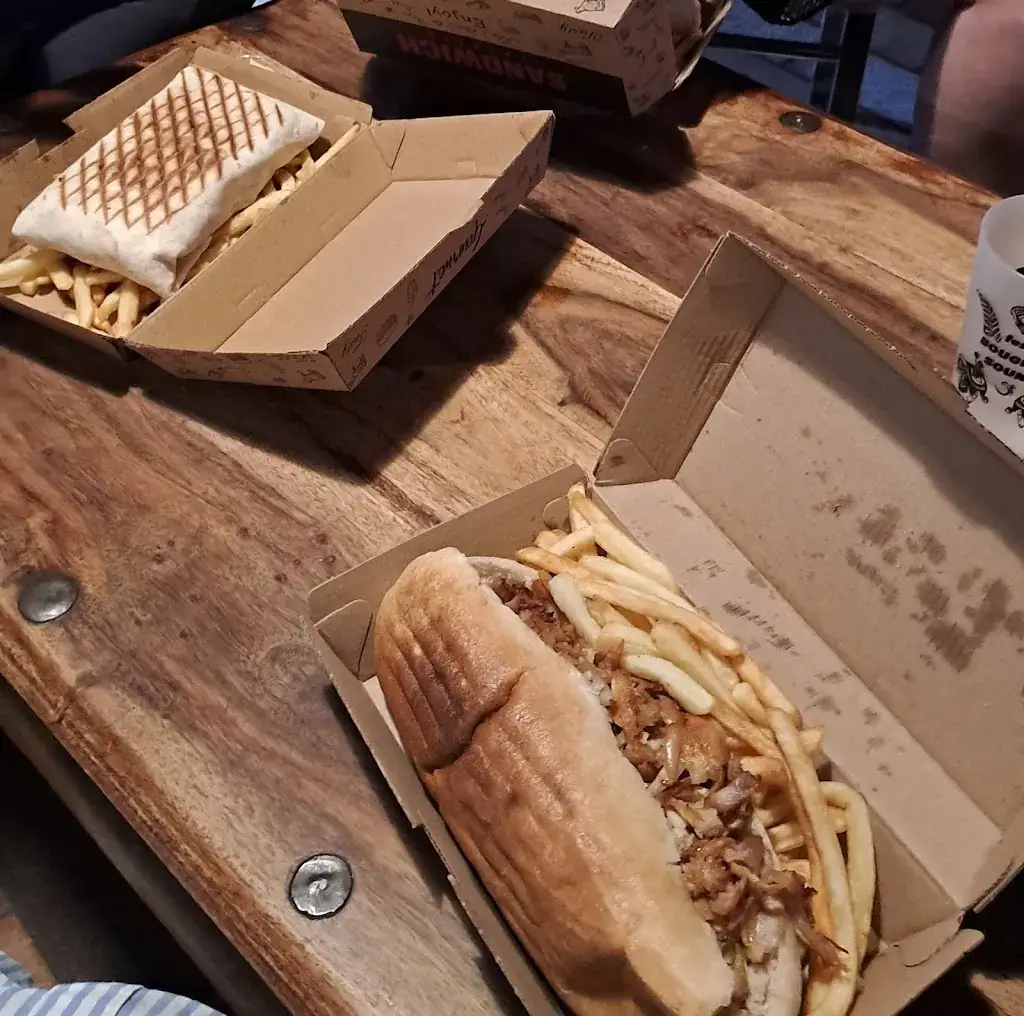 Khysanth Laporte_The Fresh Vibe_Commentry_review