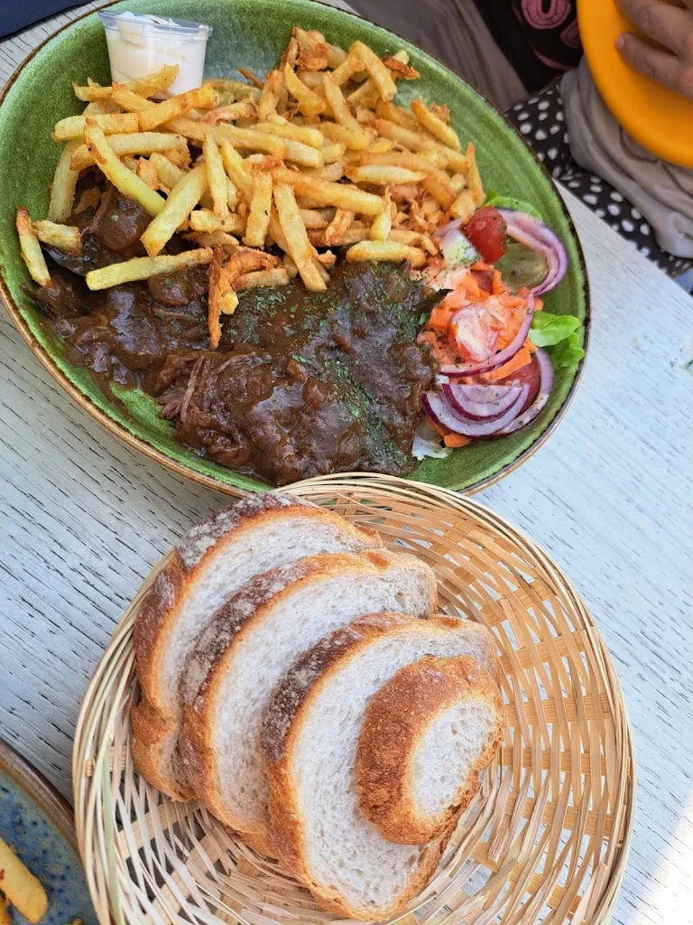 Djamel BNL_La Terrasse des géants_Cassel_review