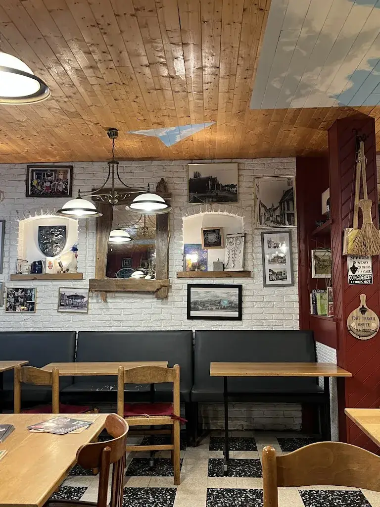 Shabrina H_A l'Hôtel de Ville_Cassel_review