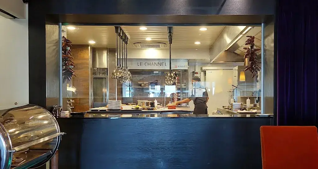 Le Channel_Calais_slider_image_1