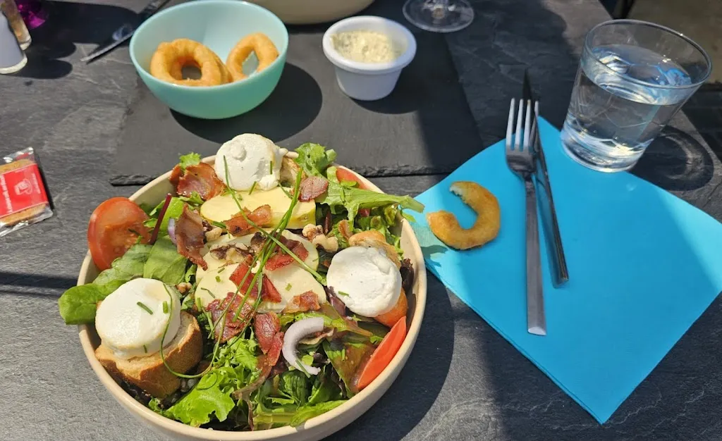 DANA STOUT_La Terrasse_Calais_recensione