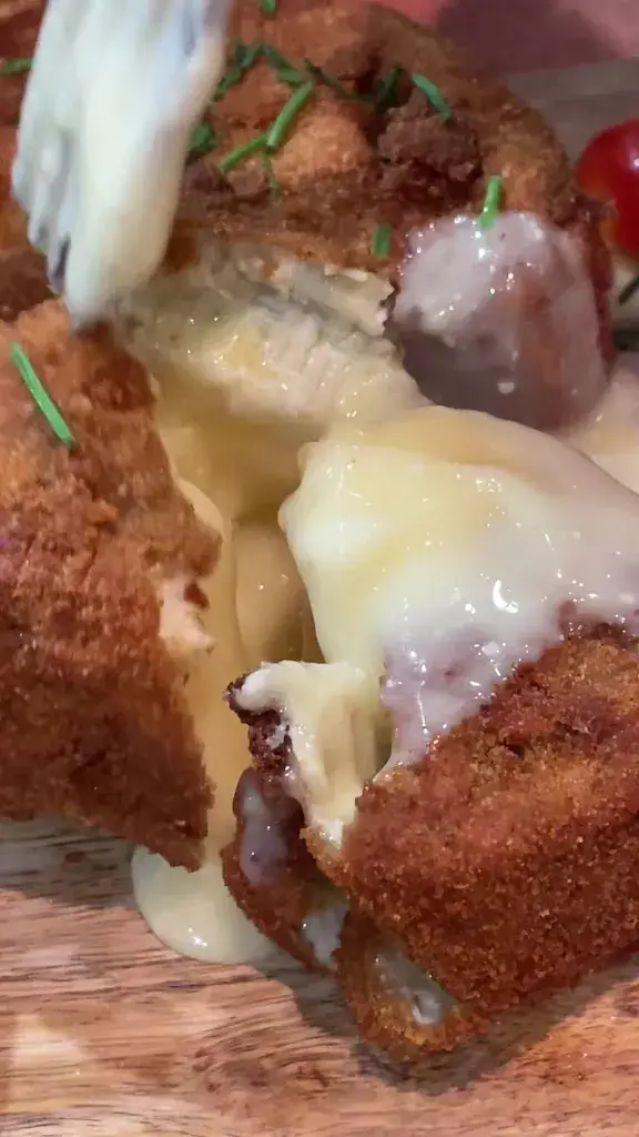 Sharlene Leming_L'Hovercraft_Calais_review