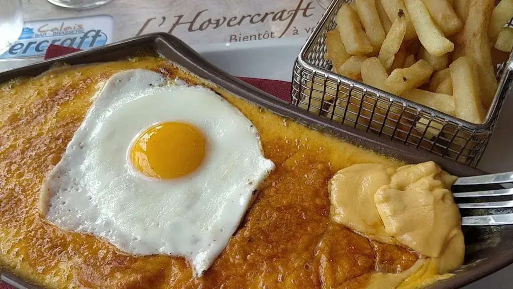 L'Hovercraft_Calais_slider_image_2