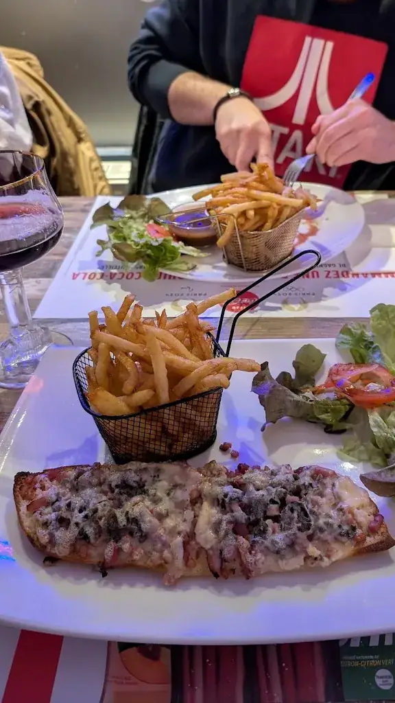 Amélia Lecat_Au Square Le Marseillais - Restaurant Calais_Calais_review