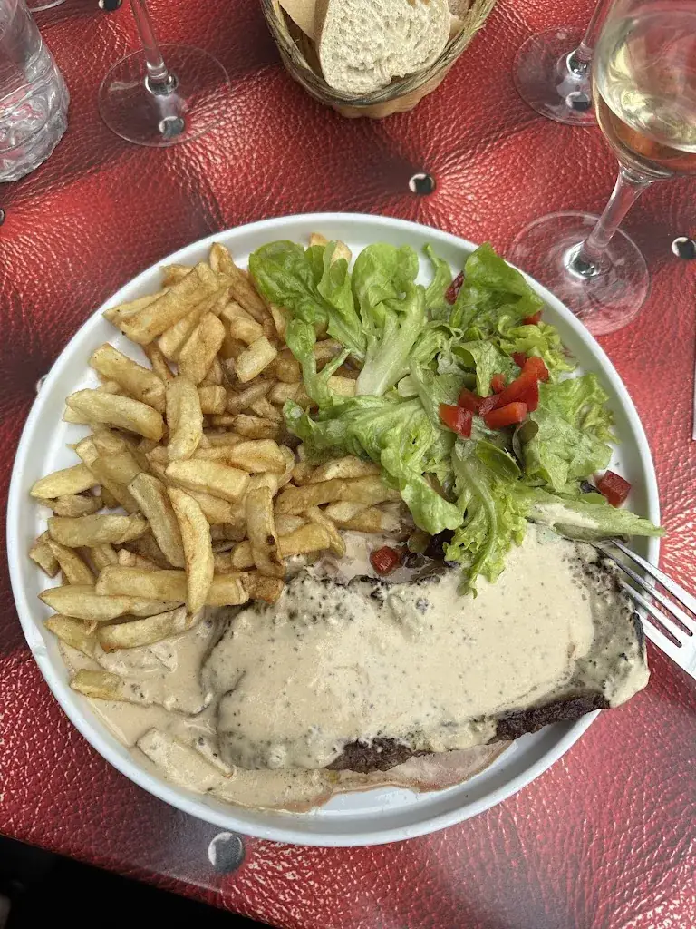 Ada P_Café de la tour_Calais_review