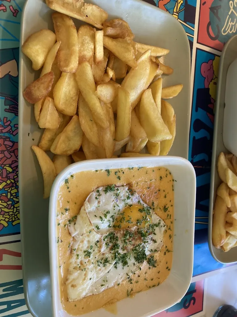 Fanchea Catton_Café Le Mirador_Calais_recensione