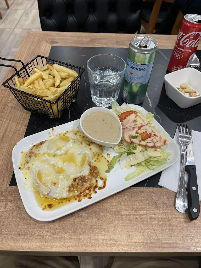 Micah Rea_Le Foodies_Calais_review