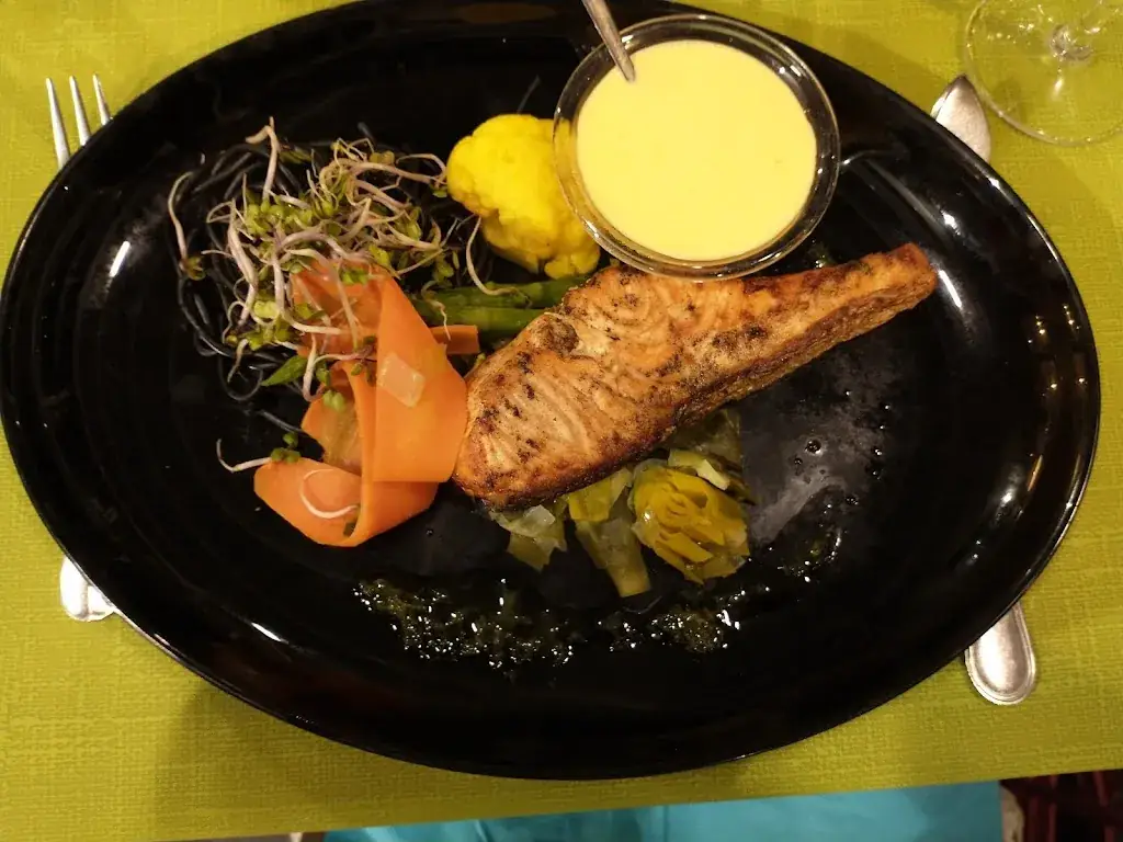 M W_Au Vieux Fourneau_Calais_review