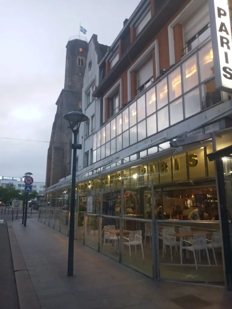 Igor Iena_Le Café de Paris_Calais_review