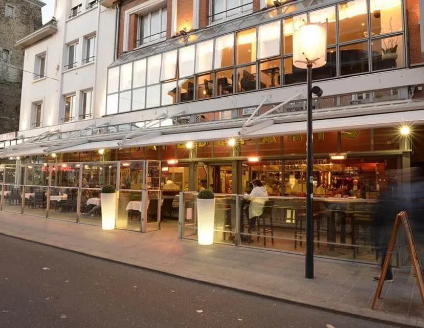 Le Café de Paris_Calais_slider_image_1