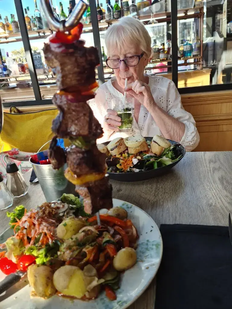 Chris winter_L’atelier, Père et fils - Calais_Calais_review