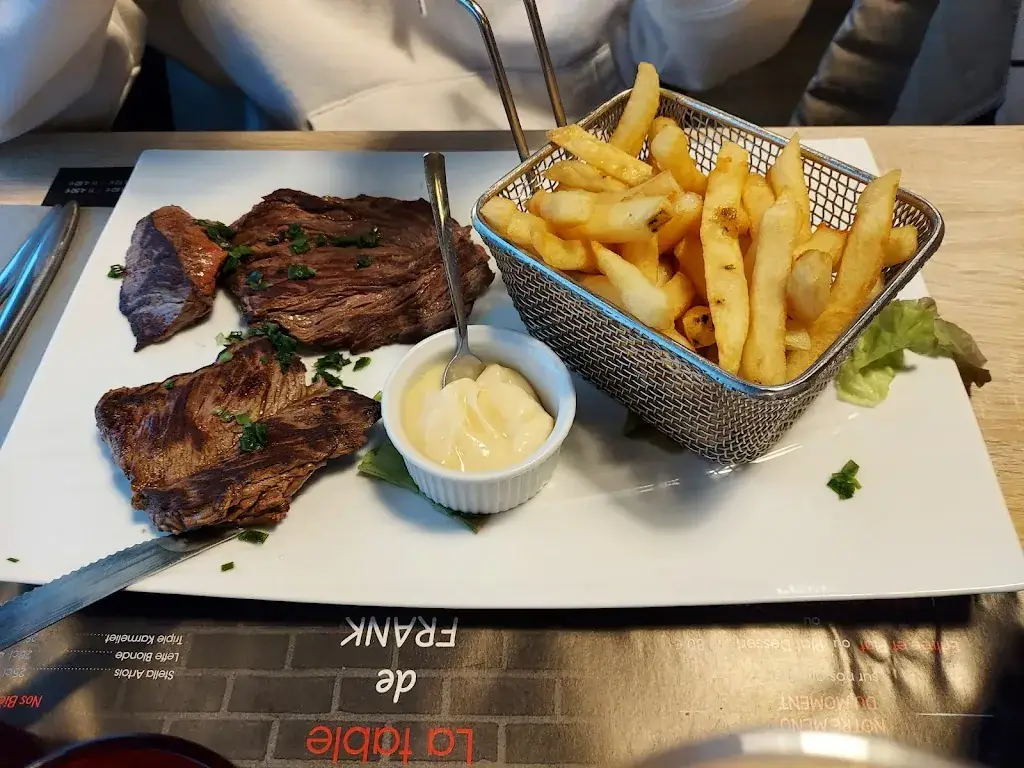 La table de Frank_Camiers_slider_image_3