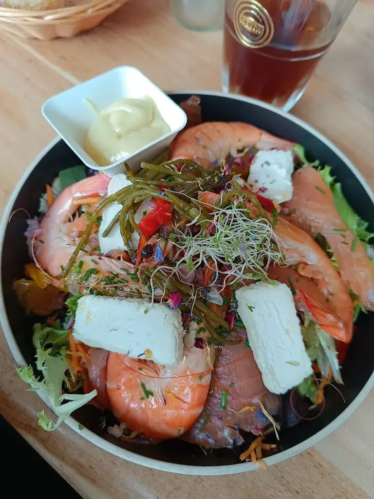 Amelie Senez_La petite Bavière_Camiers_recensione