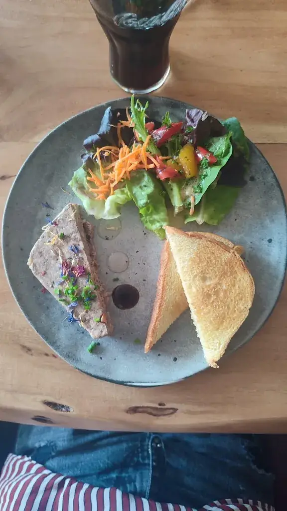 Ju lien_La petite Bavière_Camiers_recensione