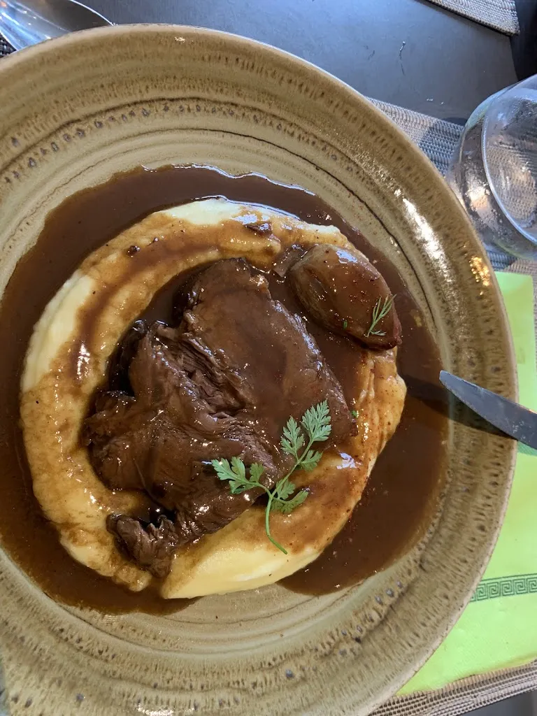 Julia Fink_Le Village - Restaurant_Choisy-au-Bac_review