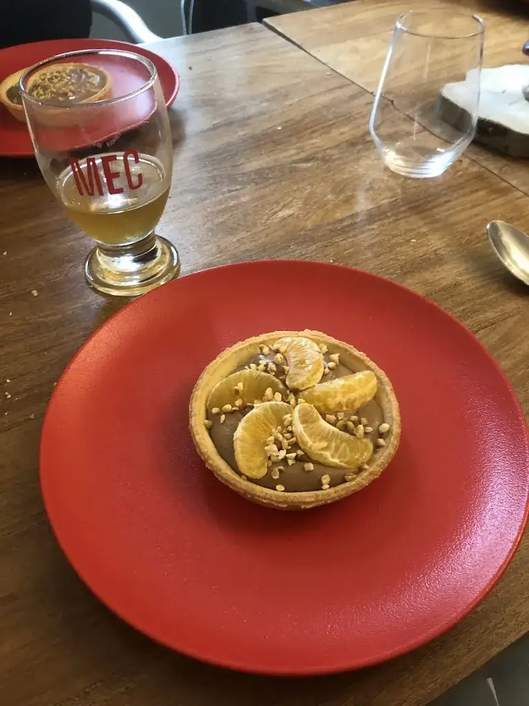 K9D_DARK_Auberge du Buissonnet_Choisy-au-Bac_review