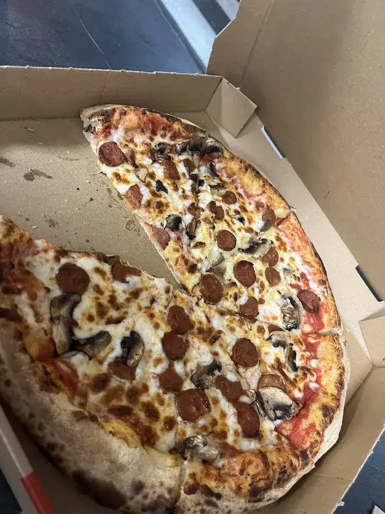 Lea Soh_La French Pizza_Chaumont-en-Vexin_review