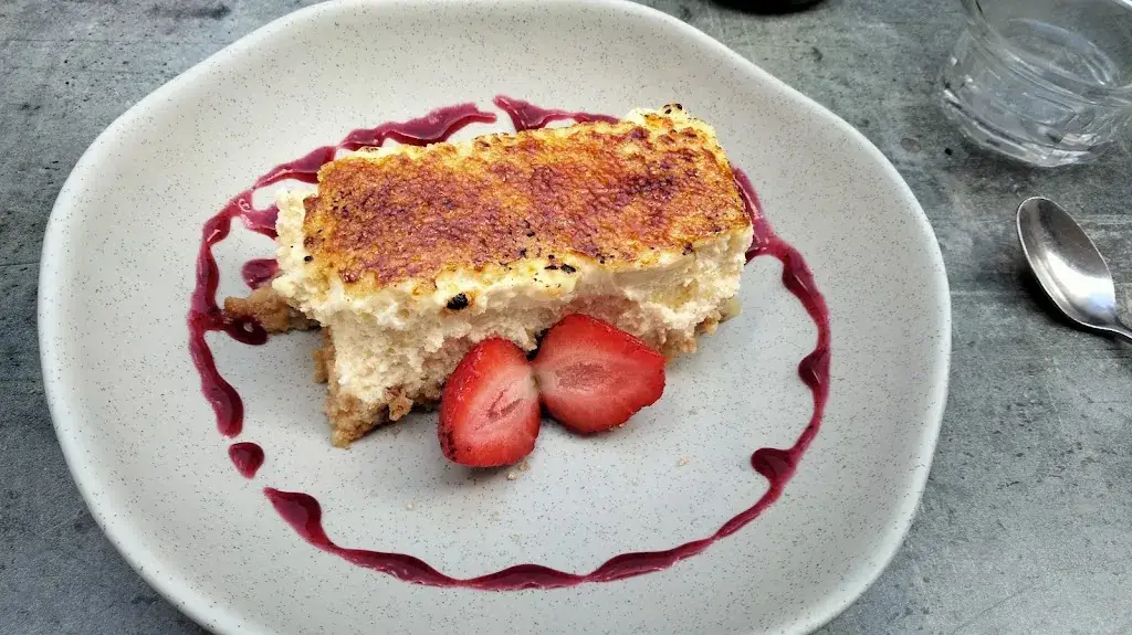 Mackenzie Rough_Restaurant La Côte de Boeuf_Melle_review