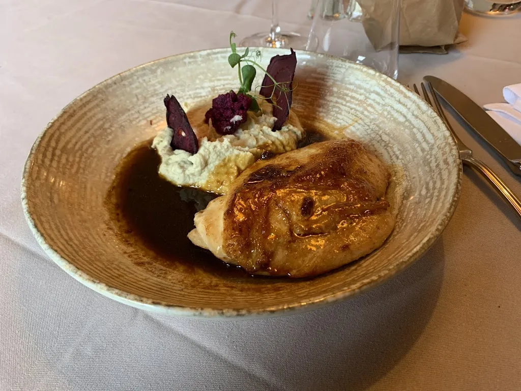 Le Vertugadin_Chantilly_slider_image_3