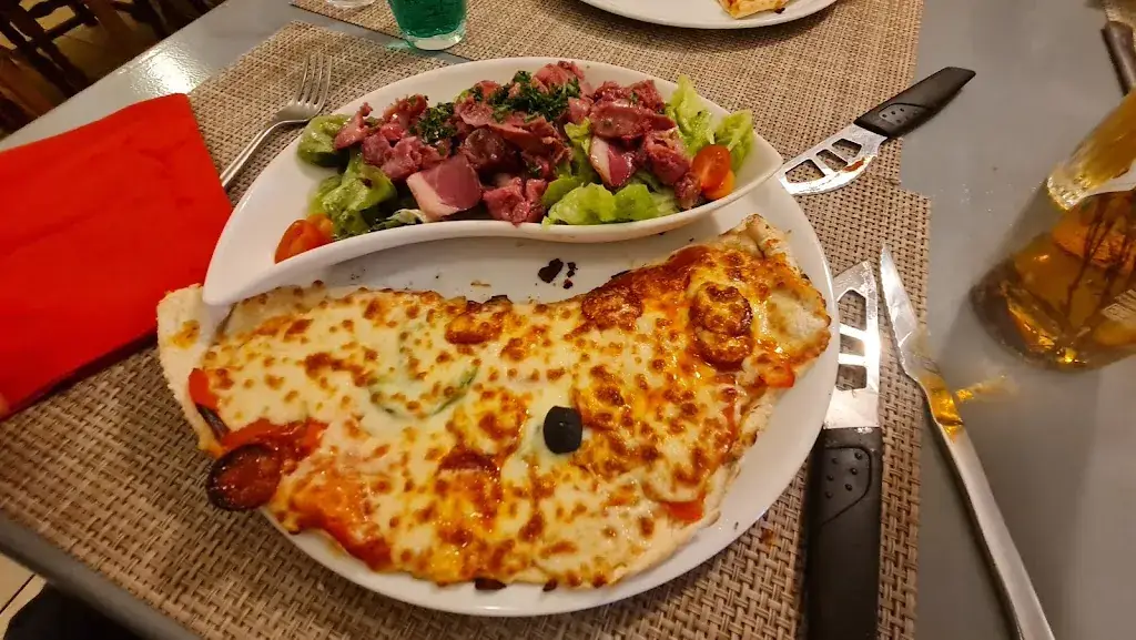 L R_La Pizzardie_Coincy_review