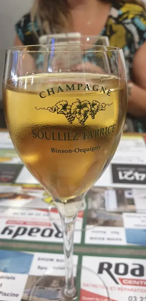 Guillaume Berthaux_Le 4.21_Chauny_review