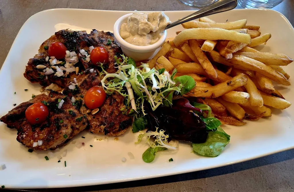 Jerome Hennebelle_La Mère Simone_Capinghem_review