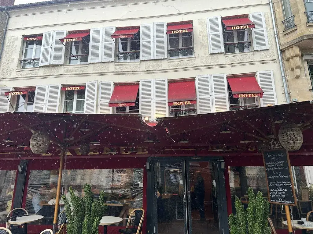 Niels Nielsen_L'Avenue_Chantilly_review