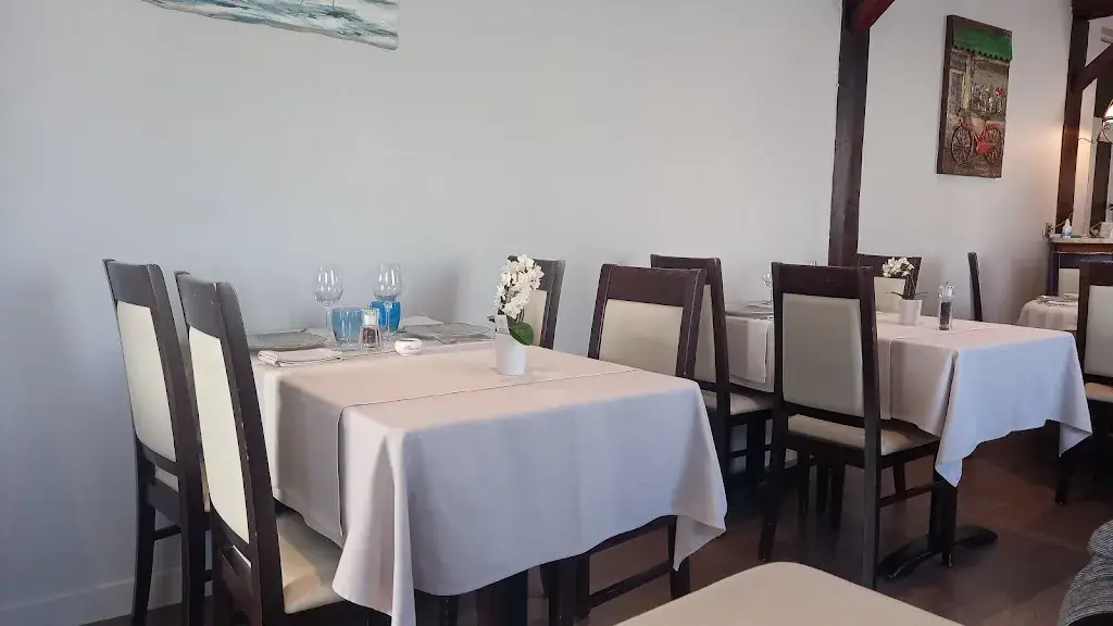 Melanie Gombert_La Guinguette_Capinghem_review