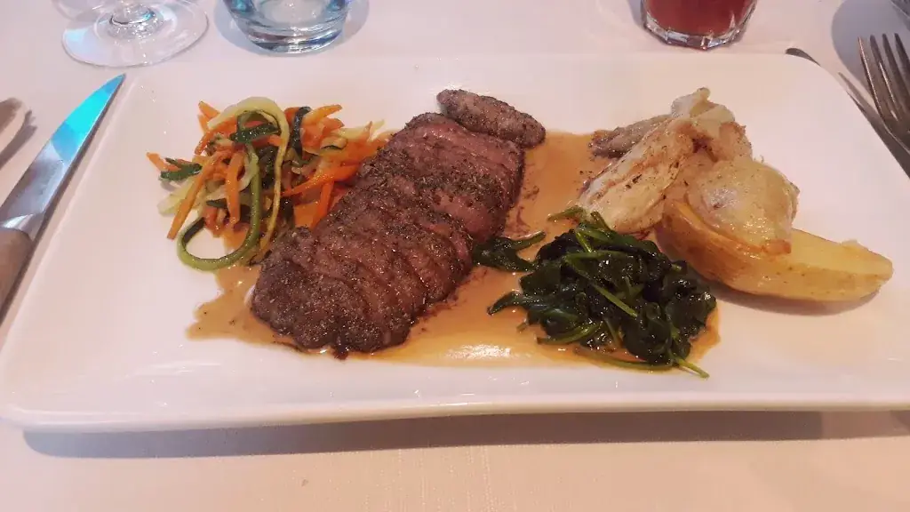 Angela Risselin_La Guinguette_Capinghem_review